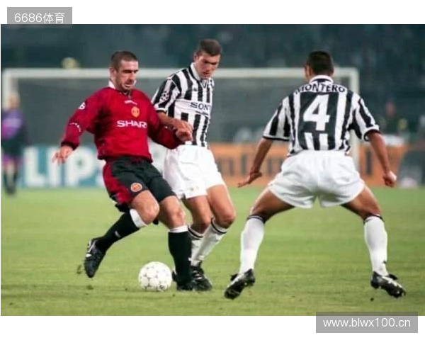 曼晚:阿马德可胜任右翼卫位置,但曼联需再引进一名左翼卫